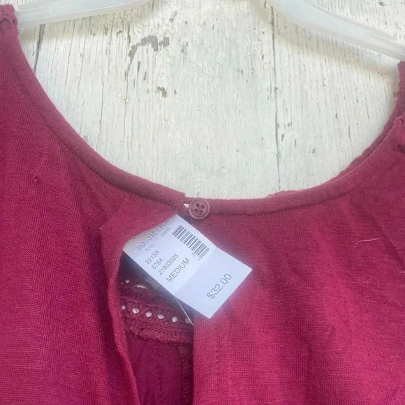 2000 Y2K Maurice’s Medium Burgundy Flowing Top with Lace - Picture 4 of 6